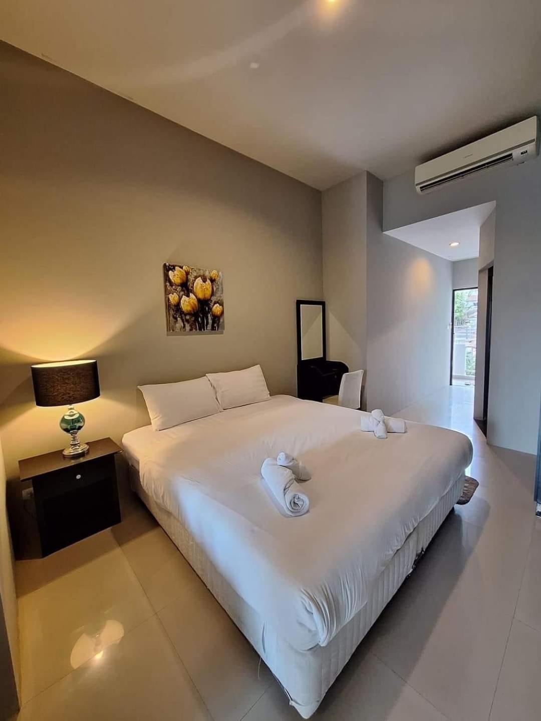 Green Residence Hotel Bang Rak Beach  Exterior photo