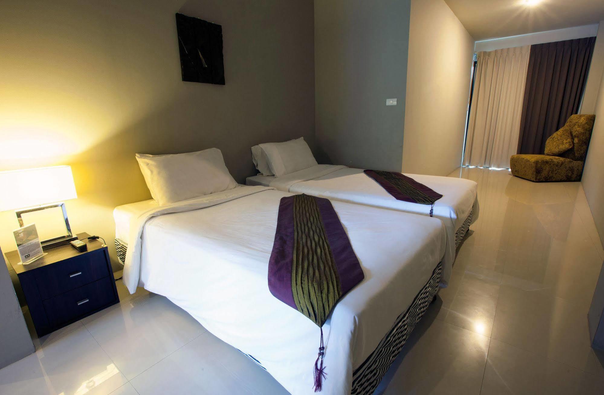 Green Residence Hotel Bang Rak Beach  Exterior photo